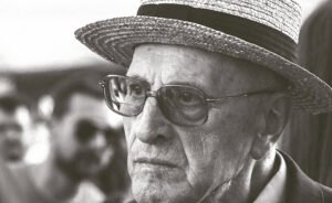 senior avec chapeau