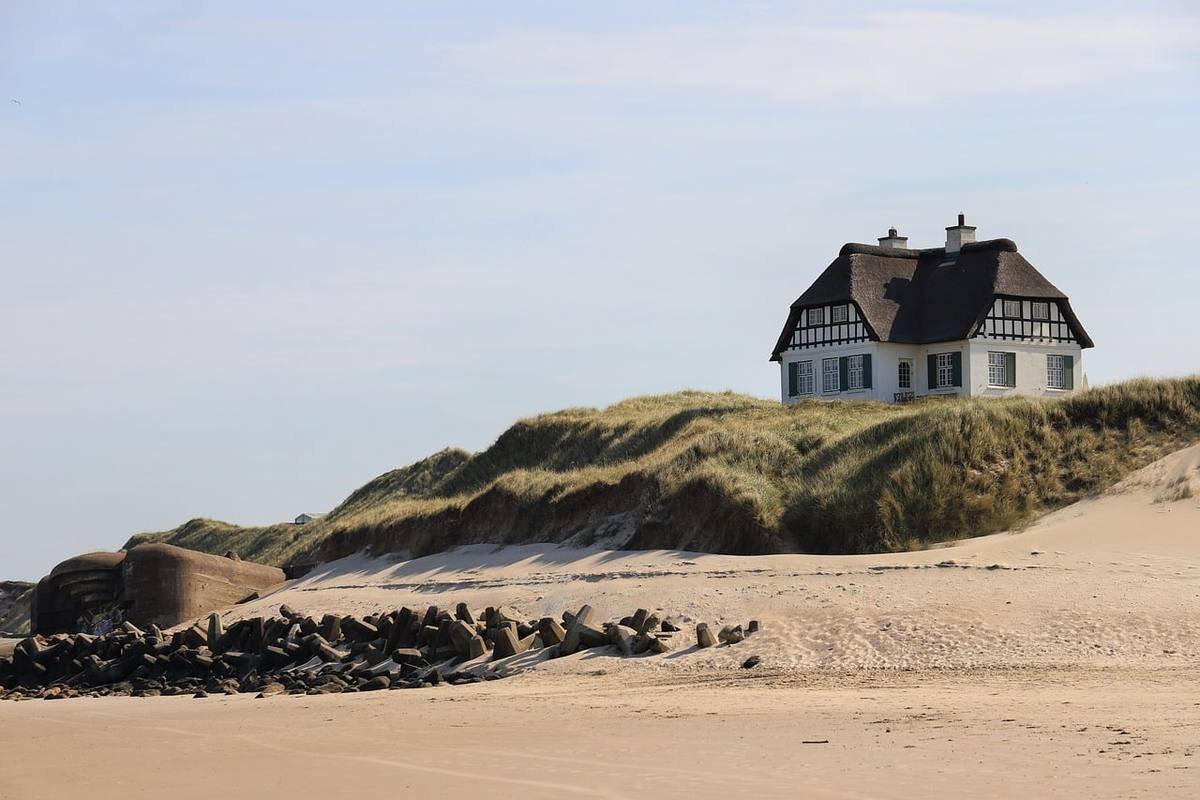Location vacances haute saison : le vrai prix derrière le tarif affiché